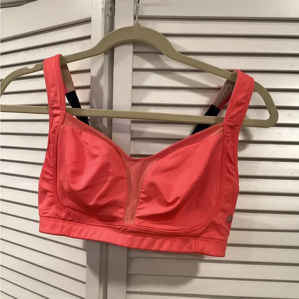 lululemon athletica Ta Ta Tamer II Sports Bra in Coral